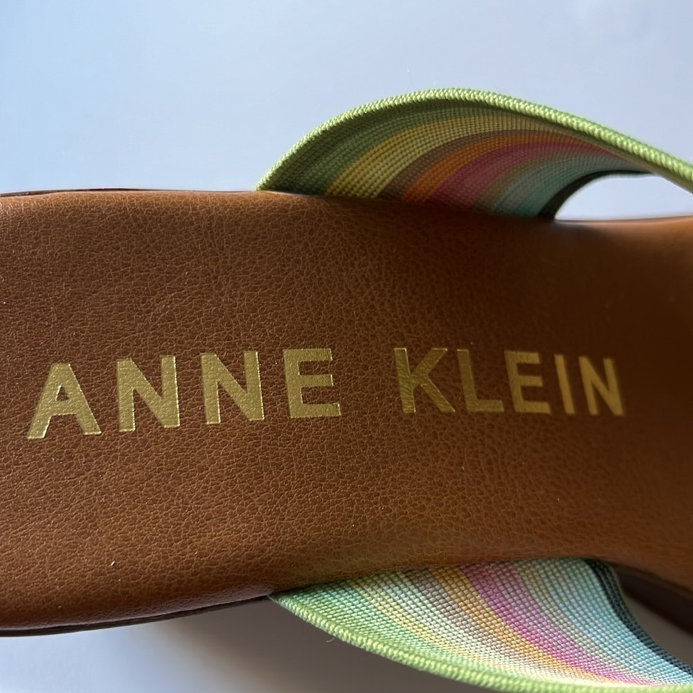 Anne Klein Hayda platform 2.5 inch wedged open toed sandals. Size 6. Look new. - Picture 6 of 8